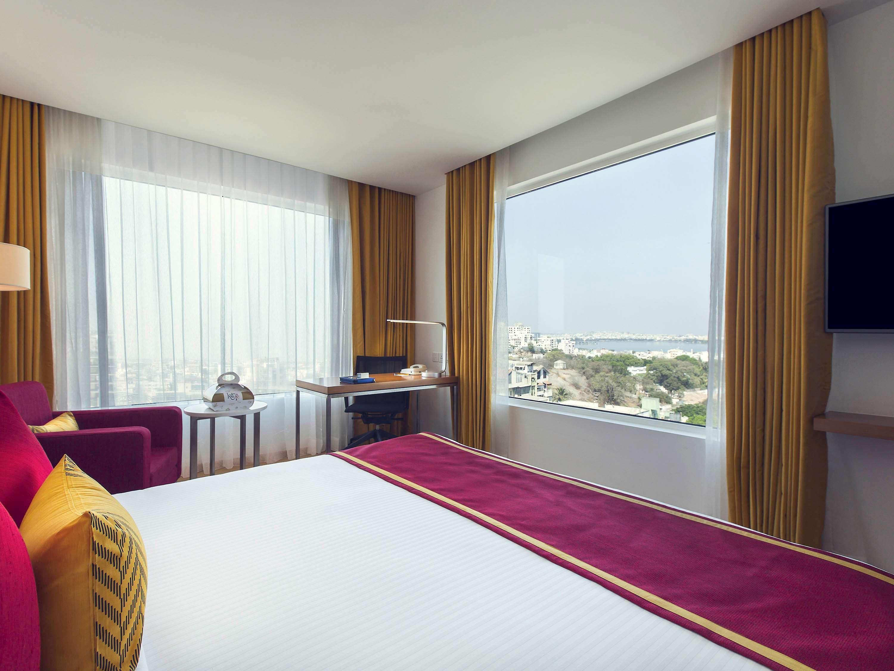 Mercure Hyderabad Kcp Banjara Hills, An Accor Hotel Екстериор снимка A room at the hotel
