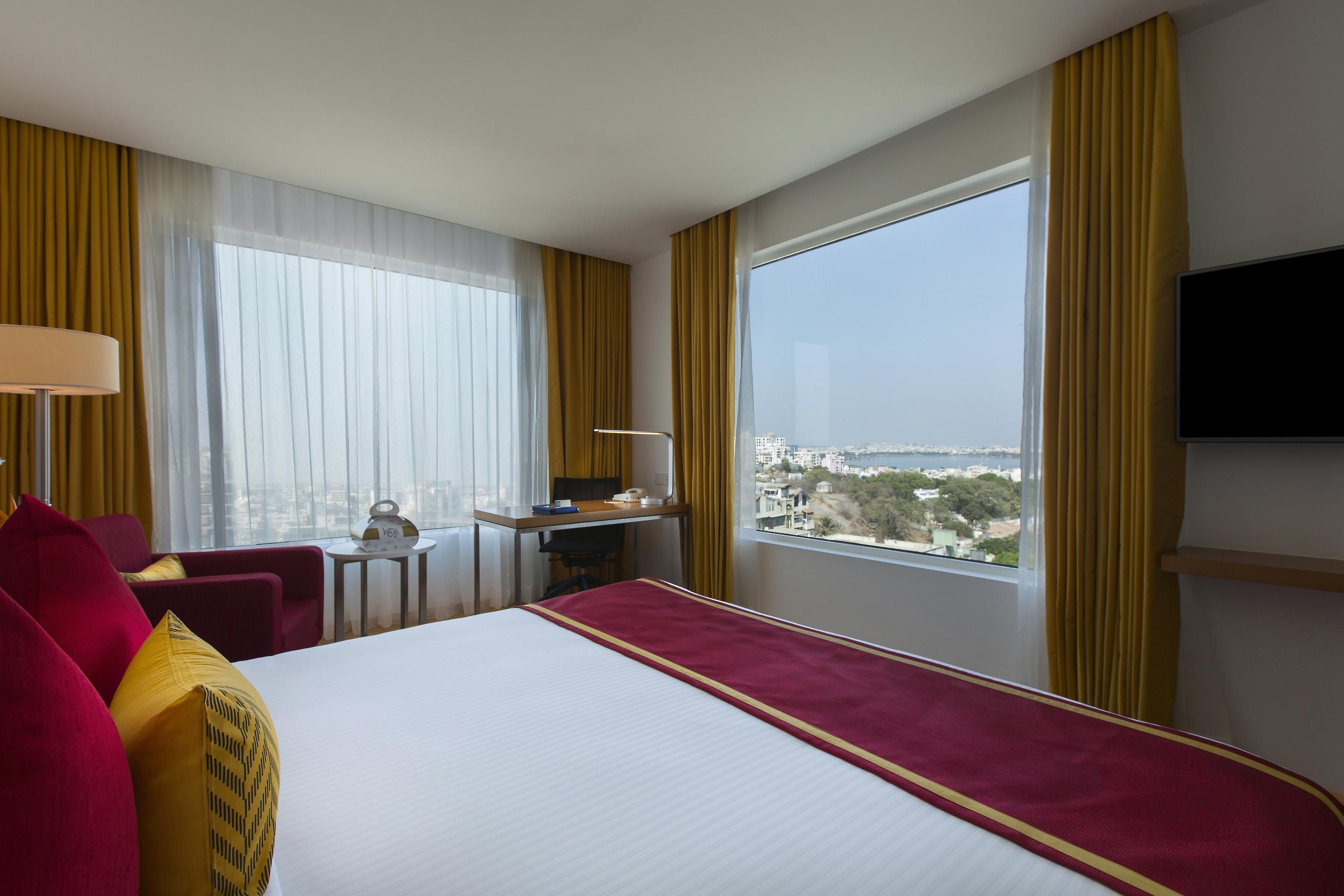 Mercure Hyderabad Kcp Banjara Hills, An Accor Hotel Екстериор снимка A room at the hotel