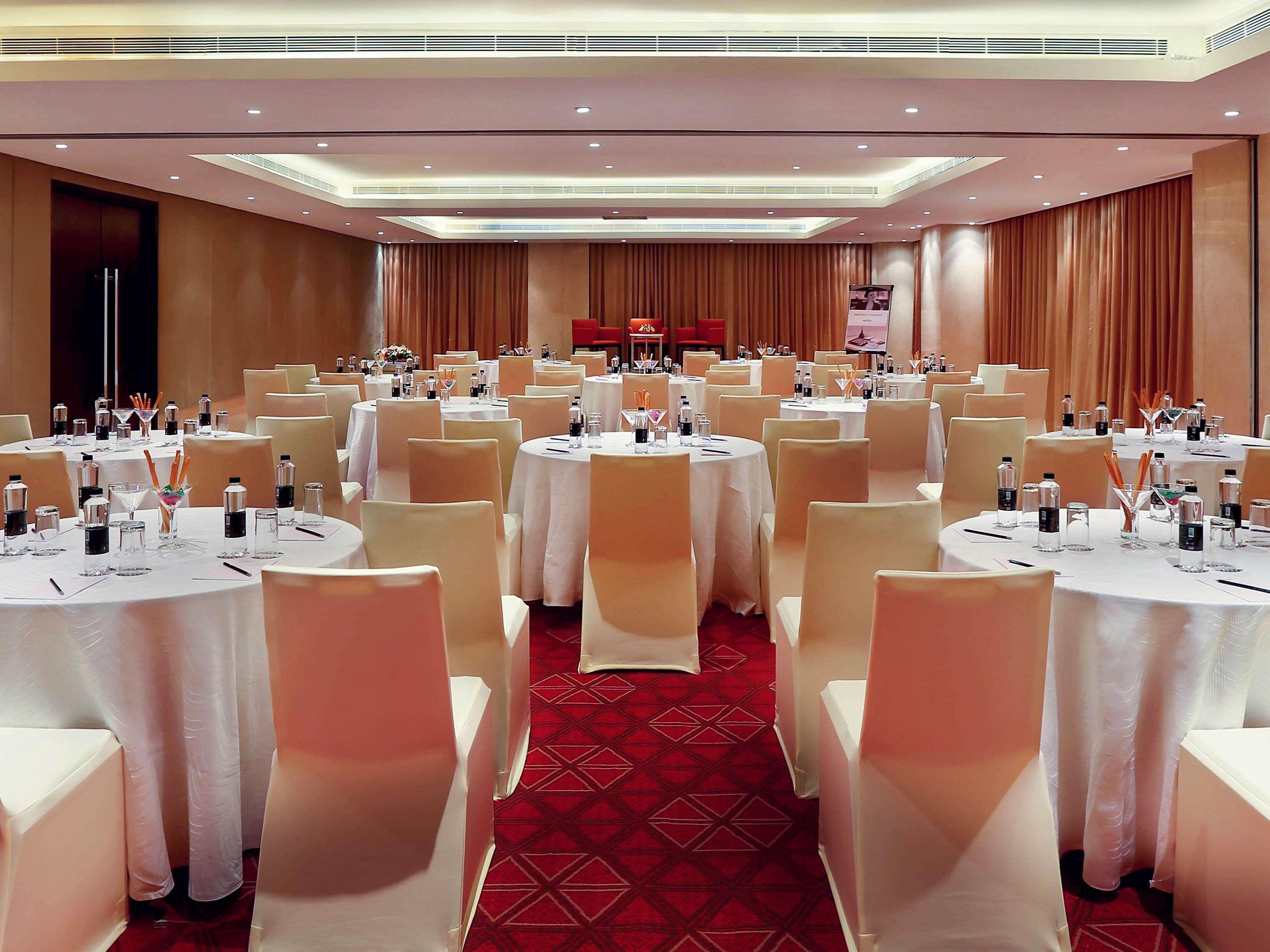 Mercure Hyderabad Kcp Banjara Hills, An Accor Hotel Екстериор снимка Meeting room