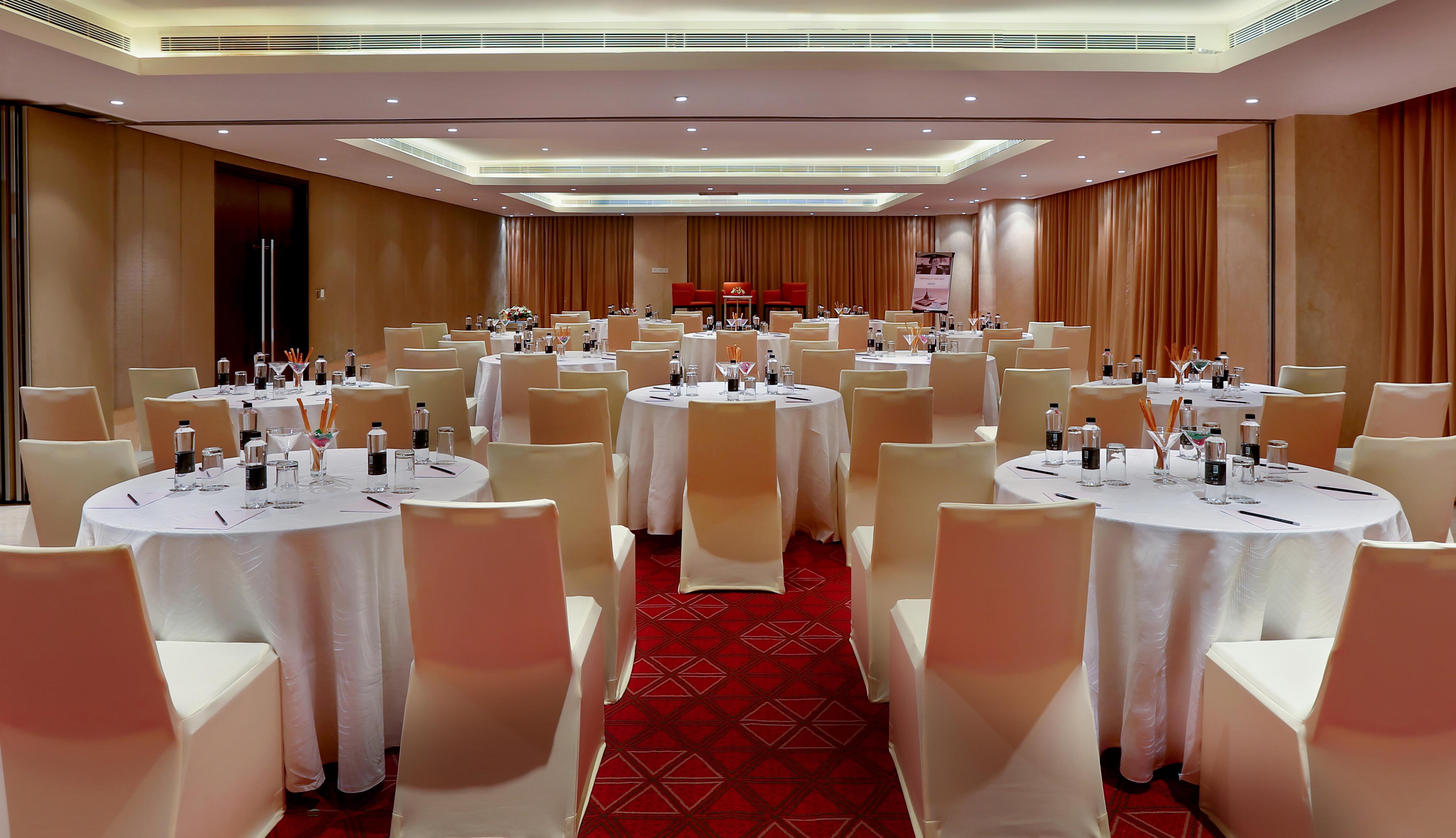 Mercure Hyderabad Kcp Banjara Hills, An Accor Hotel Екстериор снимка Meeting room