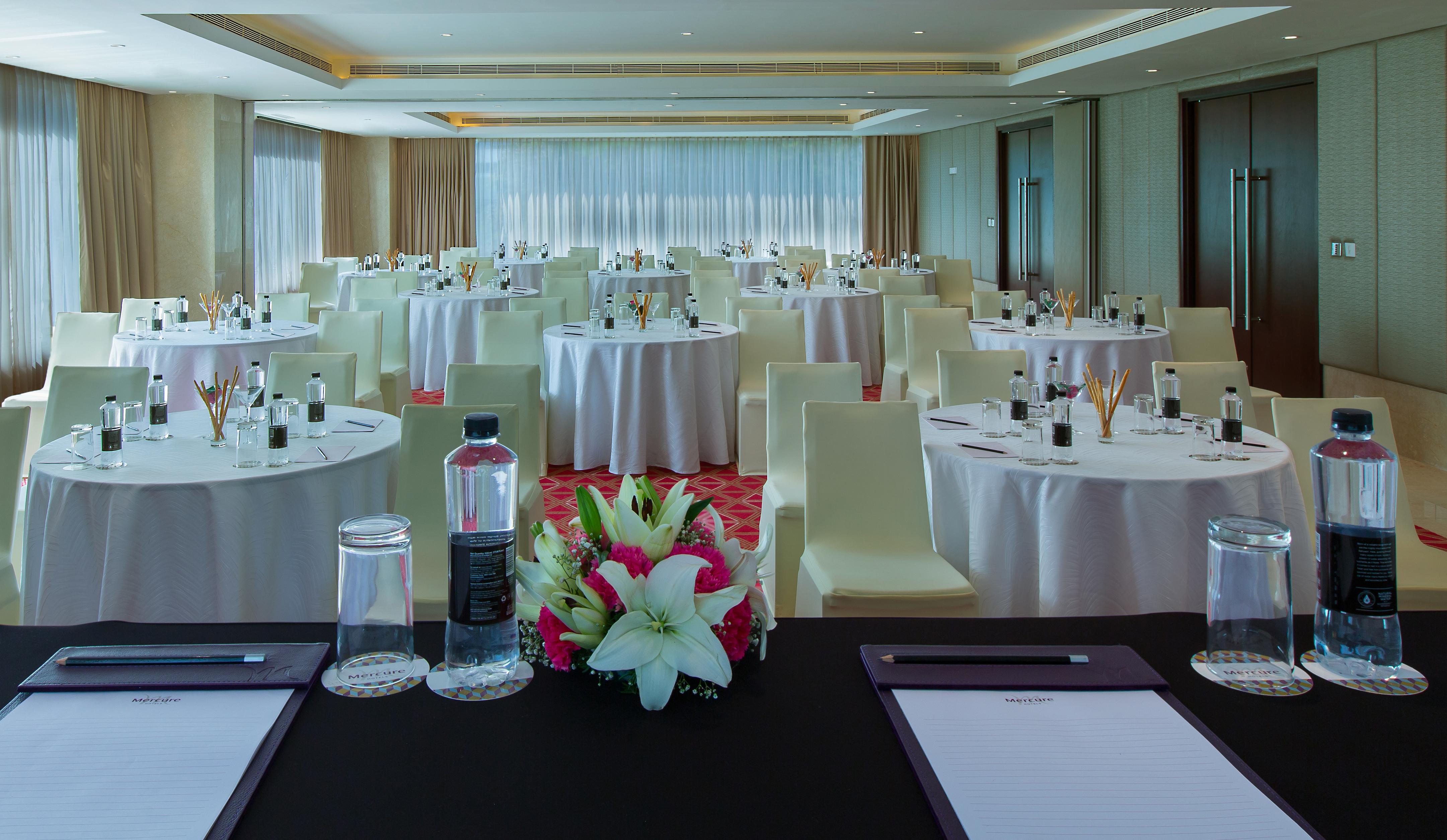 Mercure Hyderabad Kcp Banjara Hills, An Accor Hotel Екстериор снимка Meeting room