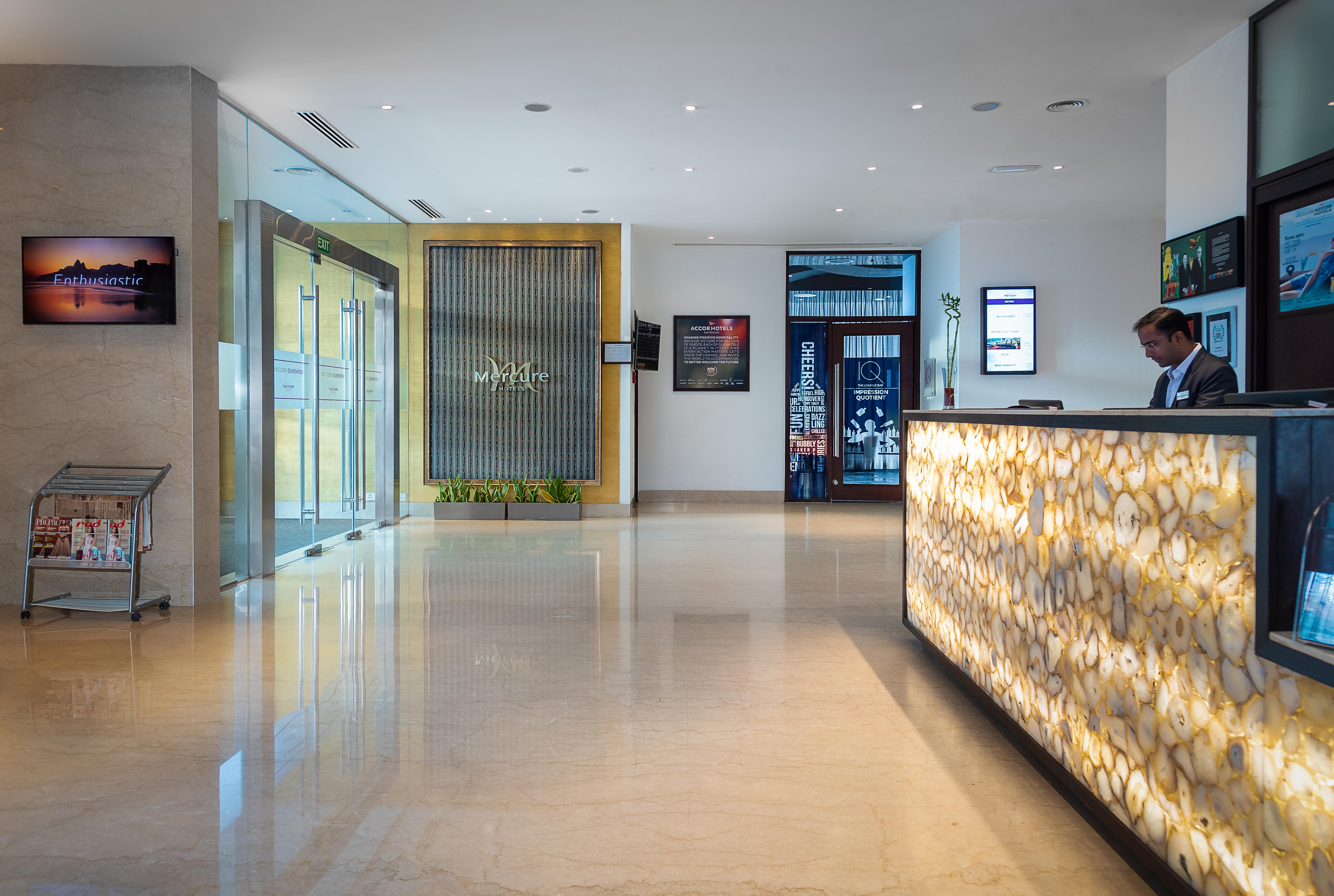 Mercure Hyderabad Kcp Banjara Hills, An Accor Hotel Екстериор снимка Lobby
