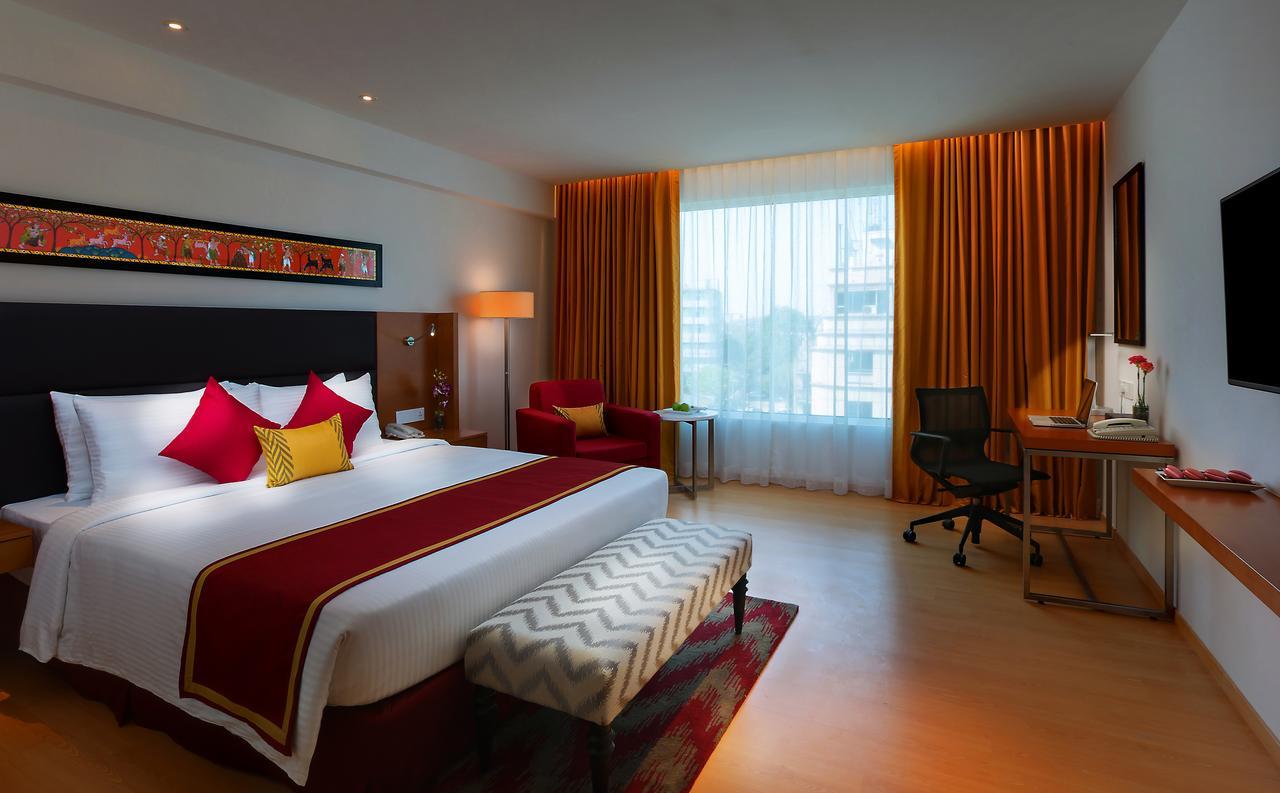 Mercure Hyderabad Kcp Banjara Hills, An Accor Hotel Екстериор снимка