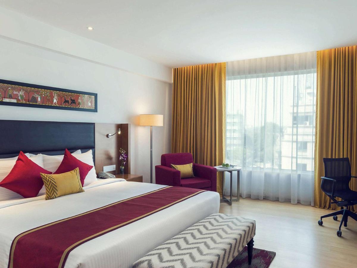 Mercure Hyderabad Kcp Banjara Hills, An Accor Hotel Екстериор снимка A room at the hotel